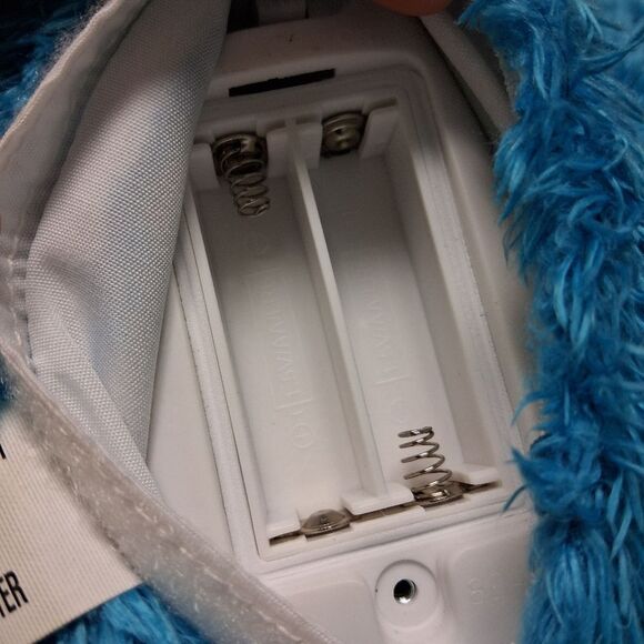 Sesame Street "Feed Me" Cookie Monster Talking Shaking Plush Toy 14" Tall - Picture 9 of 9